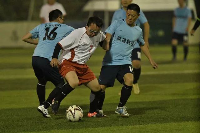 范迪克：希望萨拉赫为俱乐部踢出生涯最佳赛季