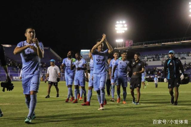 詹姆斯连4场三双浓眉40+12 湖人险胜马刺4连胜